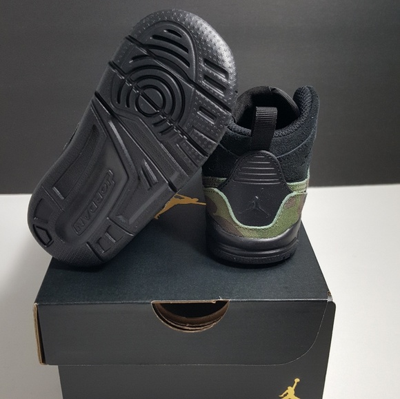 NEW!Air Jordan Legacy 312 Off-Court Shoes - Picture 5 of 7